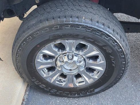 Used 2017 Ford F250 XLT w/ XLT Premium Package AWD/4WD image 37