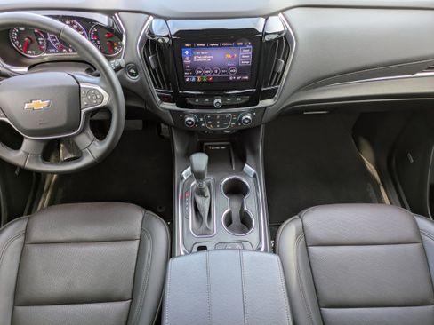 Used 2023 Chevrolet Traverse High Country image 12