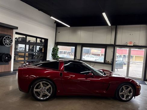 Used 2007 Chevrolet Corvette Coupe w/ Preferred Equipment Group image 17