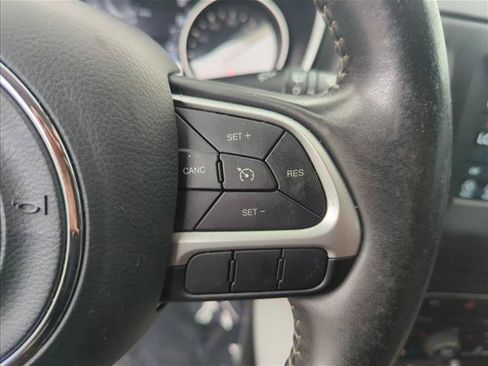 Used 2019 Jeep Compass Latitude w/ Popular Equipment Group FWD image 13