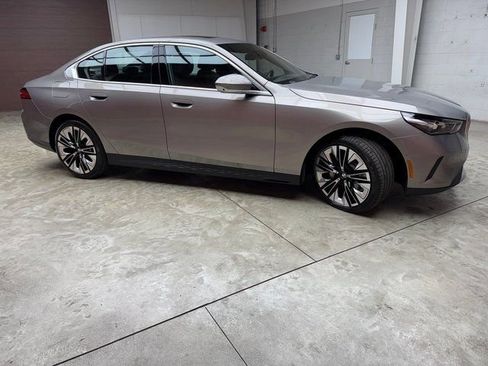 New 2026 BMW 530i xDrive 530i xDrive w/ Premium Package image 6