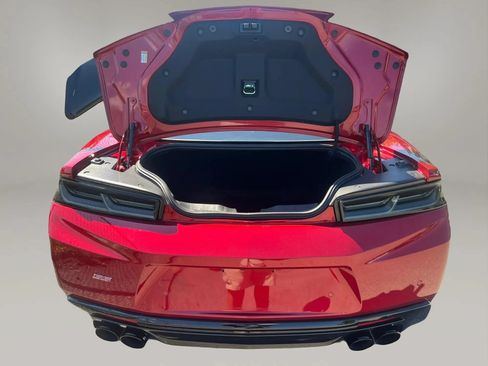 Used 2018 Chevrolet Camaro SS RWD image 9