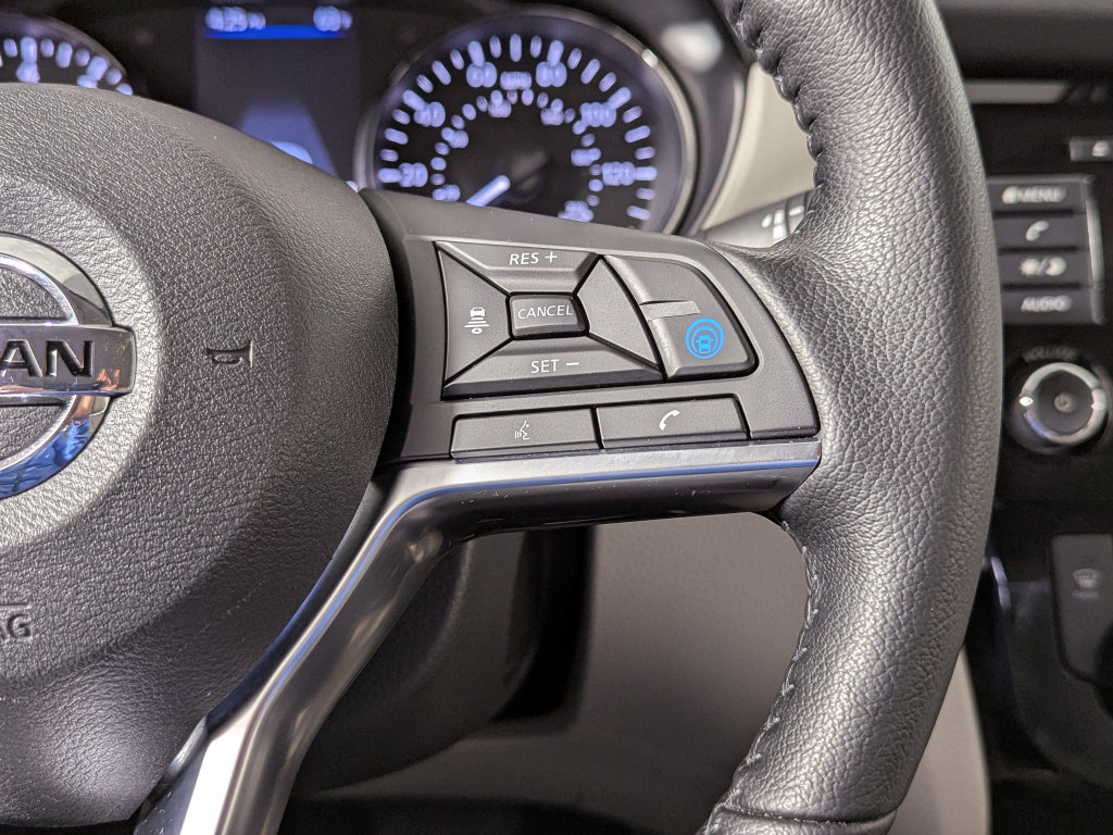 Used 2022 Nissan Rogue Sport SV w/ Technology Package FWD image 29