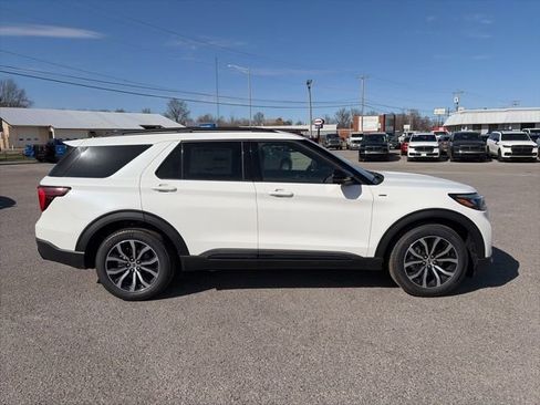 New 2026 Ford Explorer ST-Line image 7