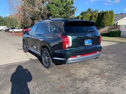 Used 2023 Hyundai Palisade Calligraphy image 3