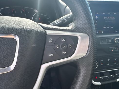 Used 2024 GMC Terrain SLE image 24