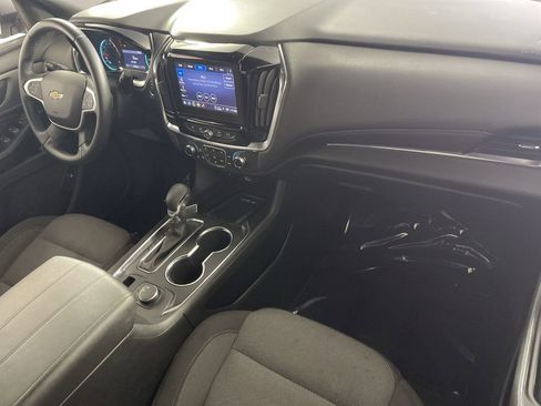 Used 2023 Chevrolet Traverse LT image 25