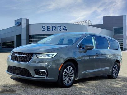 Used 2022 Chrysler Pacifica Touring-L
