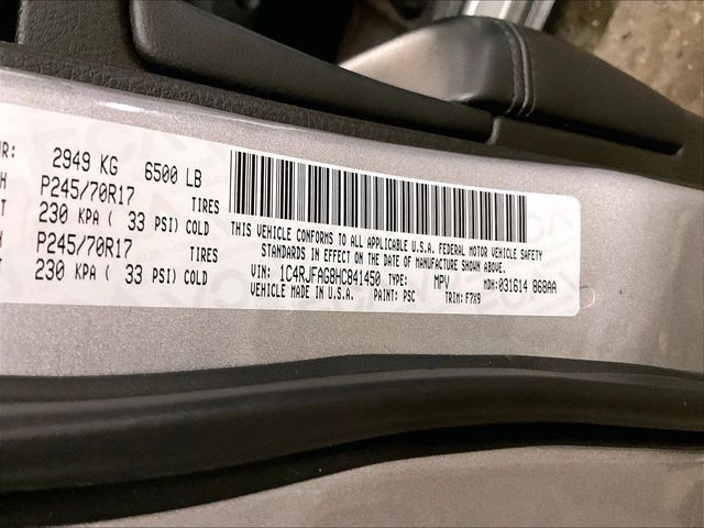 Used 2017 Jeep Grand Cherokee Laredo w/ Quick Order Package 23E AWD/4WD image 32