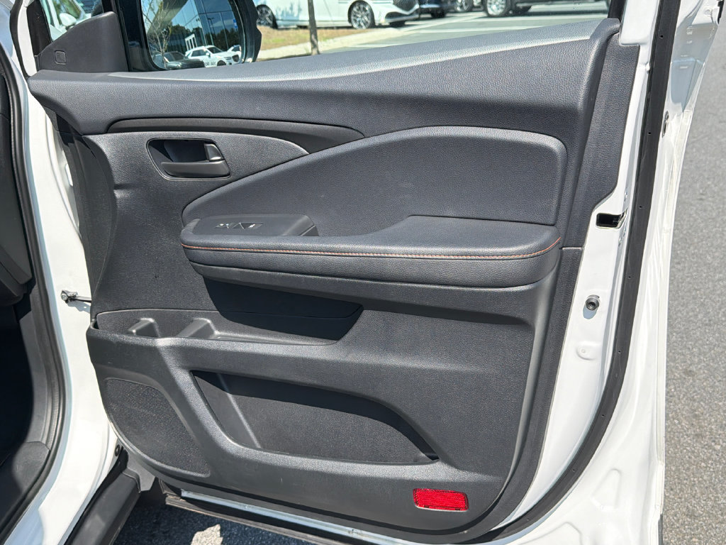 Used 2025 Honda Ridgeline TrailSport image 16