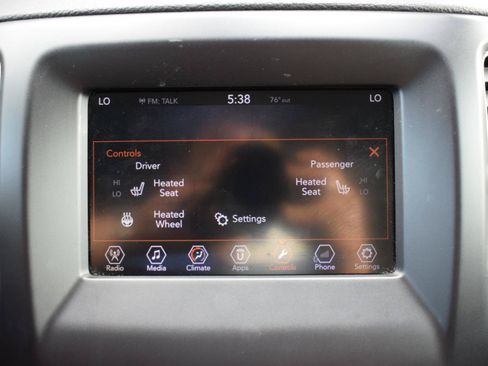 Used 2018 Jeep Compass Latitude w/ Popular Equipment Group AWD/4WD image 28