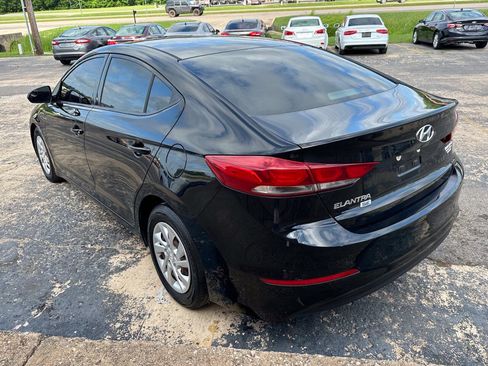 Used 2018 Hyundai Elantra SE FWD image 7