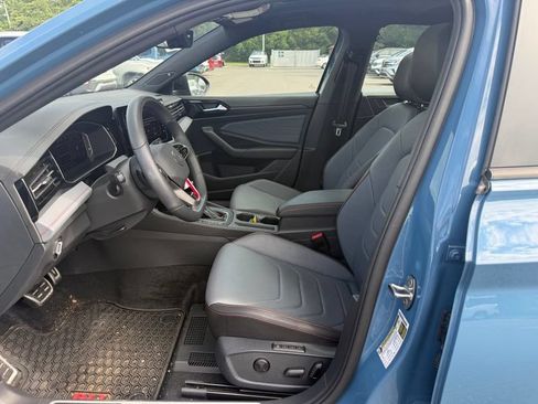 Used 2025 Volkswagen Jetta GLI Autobahn FWD image 3