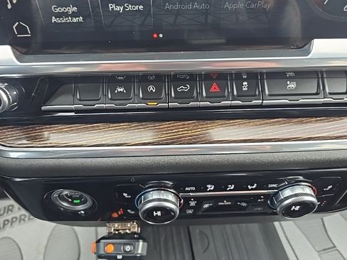 Used 2023 GMC Sierra 1500 SLE image 13