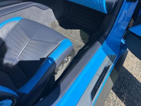 Used 2023 Chevrolet Corvette Stingray w/ Z51 Performance Package image 33