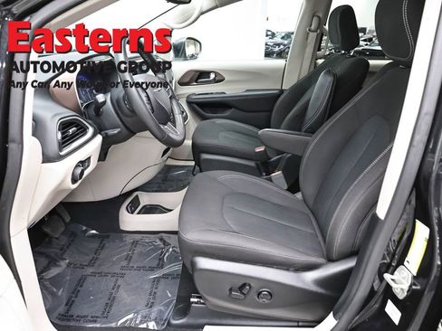 Used 2024 Chrysler Voyager LX FWD image 14