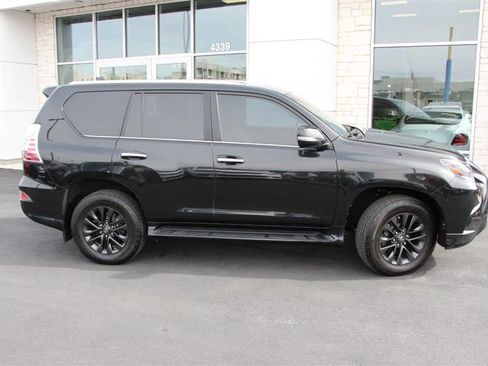 Used 2023 Lexus GX 460 Premium w/ Premium Package image 8