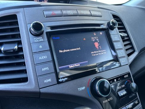 Used 2015 Toyota Venza LE AWD/4WD image 18