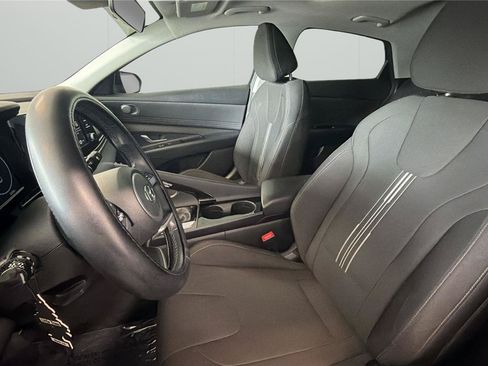 Used 2021 Hyundai Elantra SEL w/ Convenience + Premium Package FWD image 10