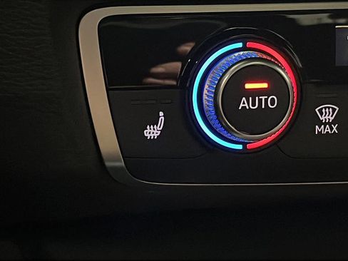 Used 2024 Audi Q3 2.0T Premium Plus w/ Premium Plus Package image 38