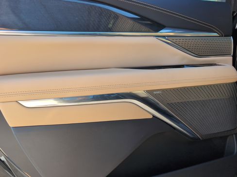 New 2025 Cadillac Escalade IQ Sport 2 w/ LPO, ONYX Package image 29