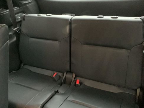 Used 2023 Mitsubishi Outlander SE image 19