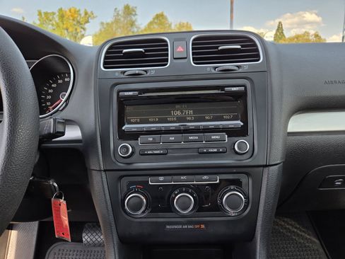 Used 2013 Volkswagen Golf 2-Door FWD image 25