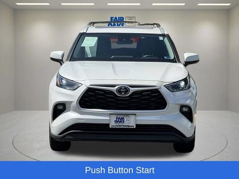 Used 2023 Toyota Highlander XLE AWD/4WD image 5