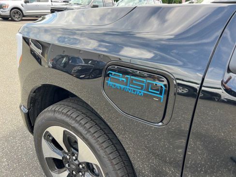 New 2025 Ford F150 Lightning Platinum image 27