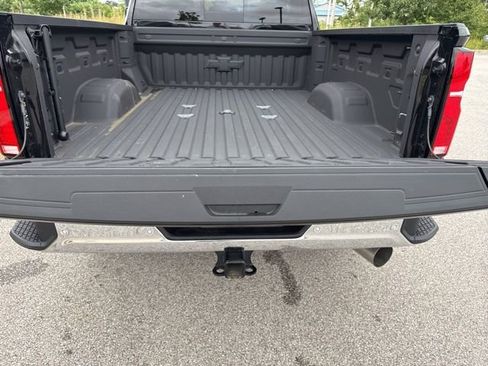 Used 2025 Chevrolet Silverado 2500 LTZ w/ LTZ Plus Package image 17