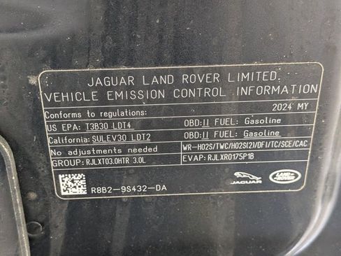 Certified 2024 Land Rover Defender 130 X-Dynamic SE AWD/4WD image 22