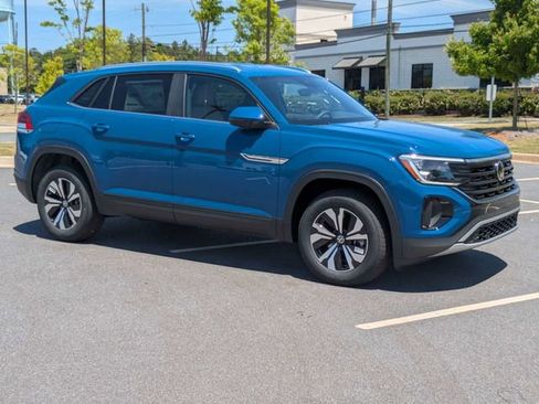 New 2026 Volkswagen Atlas Cross Sport SE FWD image 2
