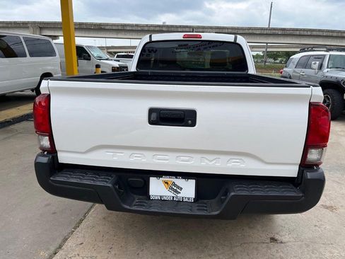 Used 2018 Toyota Tacoma SR RWD image 5