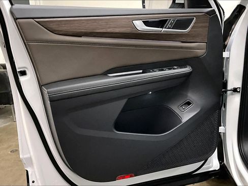 New 2026 Volkswagen Atlas SEL image 24