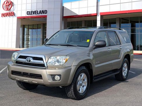 Used 2006 Toyota 4Runner SR5 AWD/4WD image 4