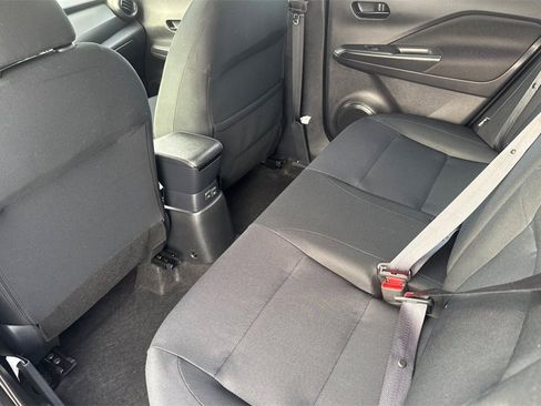 Used 2024 Nissan Kicks S image 11