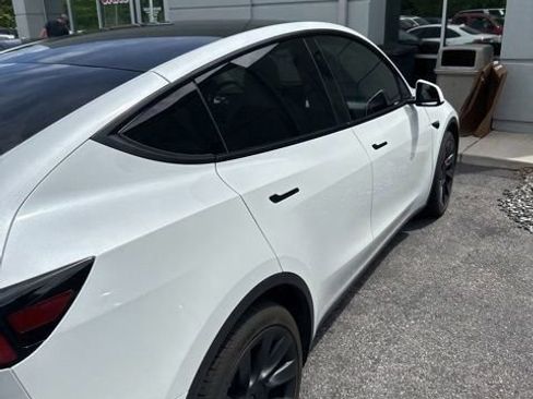 Used 2023 Tesla Model Y Long Range AWD/4WD image 10