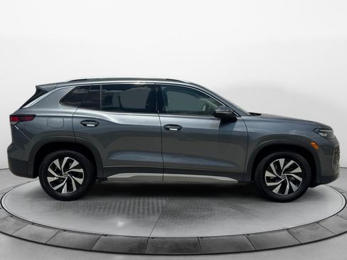 Used 2026 Volkswagen Tiguan S FWD image 8