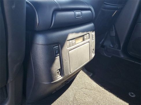 Used 2024 INFINITI QX80 Sensory image 10