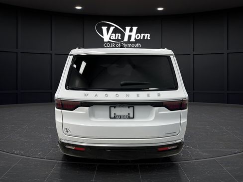 Used 2024 Jeep Wagoneer Series III w/ Convenience Group I AWD/4WD image 13
