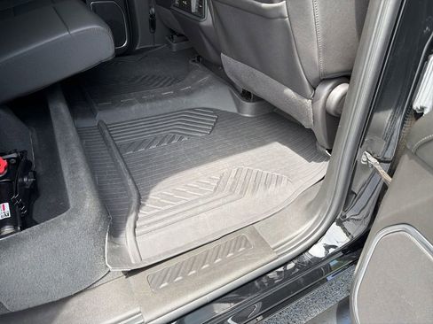 Used 2024 Chevrolet Silverado 1500 LT Trail Boss w/ LT Trail Boss Premium Package AWD/4WD image 37