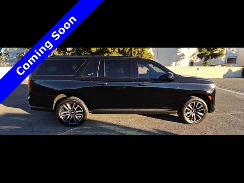 Used 2023 Cadillac Escalade ESV Sport w/ Touring Package image 8