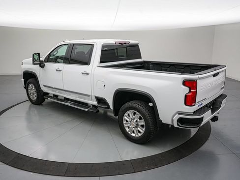 Used 2024 Chevrolet Silverado 2500 High Country w/ Technology Package AWD/4WD image 7
