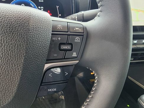 Used 2025 Toyota Camry SE w/ Multimedia Upgrade Package FWD image 20
