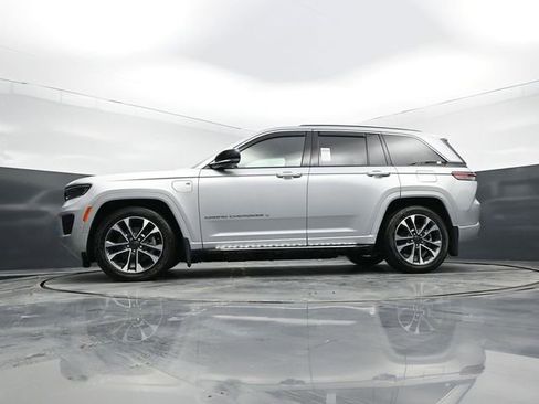 Used 2023 Jeep Grand Cherokee Overland w/ Advanced Protech Group III image 54