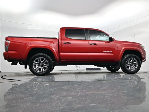 Used 2019 Toyota Tacoma Limited image 44