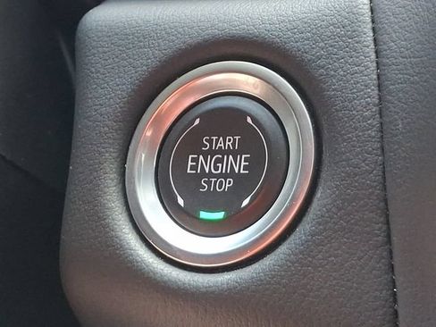 Used 2024 GMC Yukon SLE AWD/4WD image 15