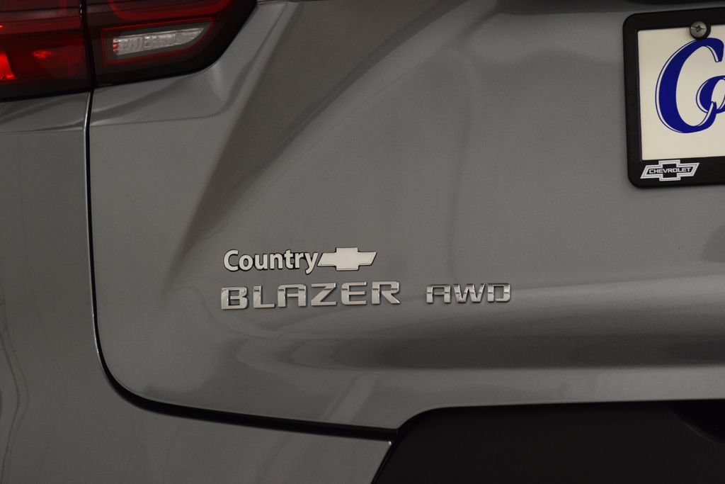 New 2026 Chevrolet Blazer LT w/ Sound & Technology Package AWD/4WD image 18