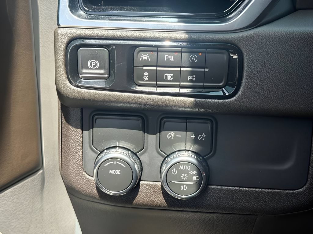 New 2026 GMC Yukon XL Elevation w/ LPO, Floor Liner Package RWD image 18