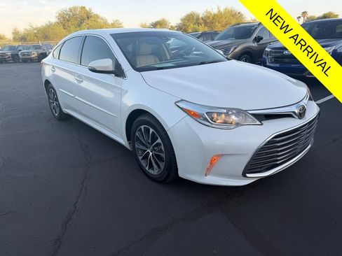 Used 2018 Toyota Avalon XLE w/ Carpet Mat Package FWD image 1